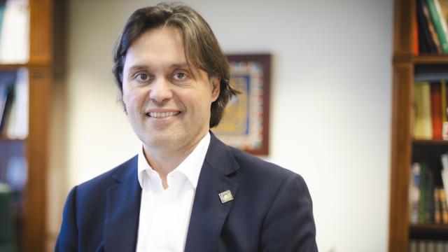 Francisco Oliva, el recién reelegido rector de la Universidad Pablo de Olavide.