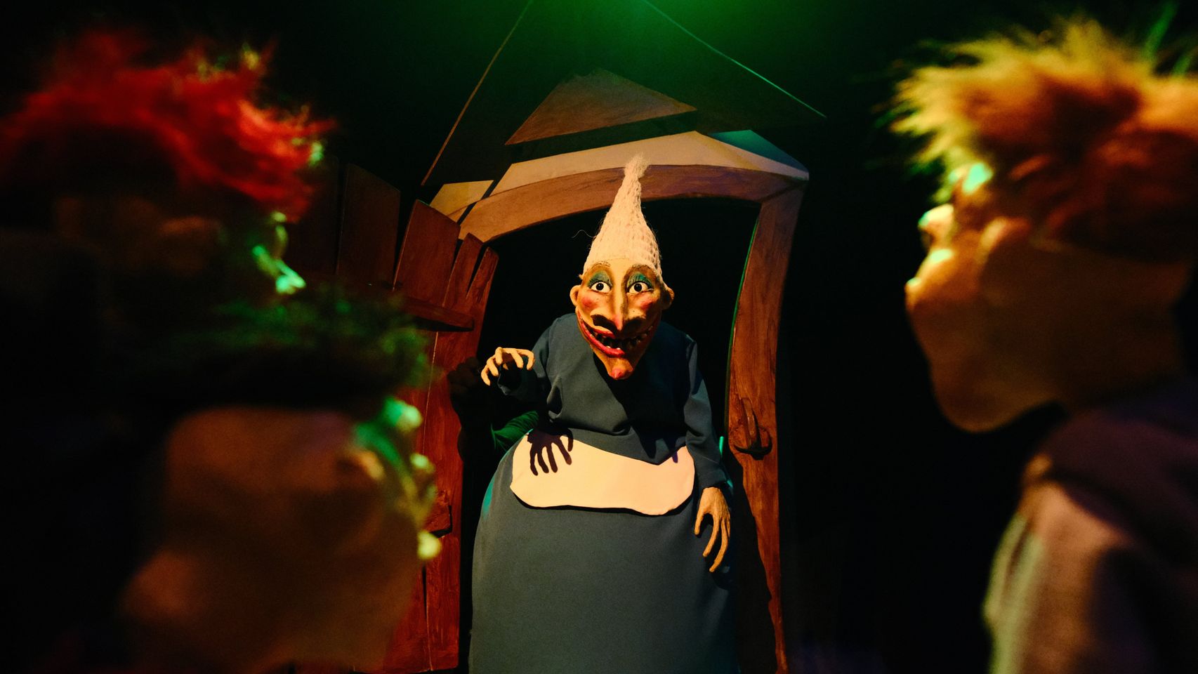 Katua&Galea traen hasta el Teatro Juan Bravo a ‘La bruja rechinadientes’ para pasar un domingo de miedo en familia.