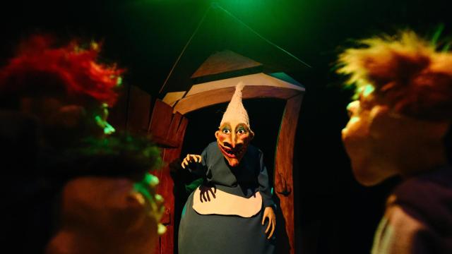 Katua&Galea traen hasta el Teatro Juan Bravo a ‘La bruja rechinadientes’ para pasar un domingo de miedo en familia.