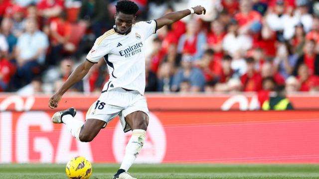 Aurélien Tchouaméni disparando a puerta ante el Mallorca