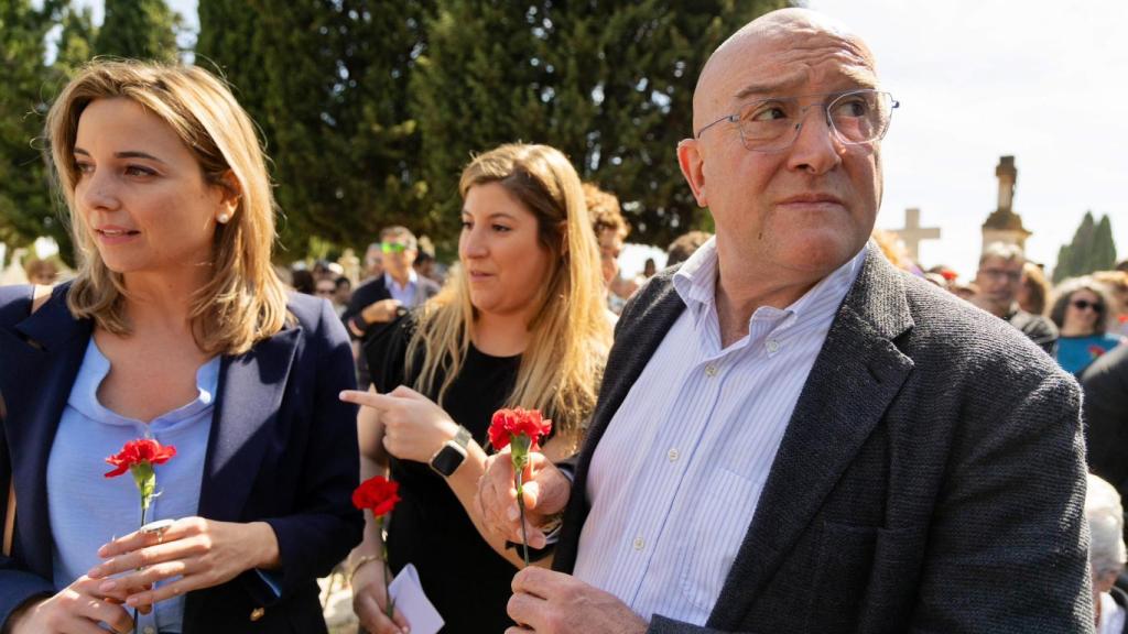 El alcalde de Valladolid, Jesús Julio Carnero, en el acto de memoria histórica celebrado este domingo en el Cementerio de El Carmen de la ciudad.