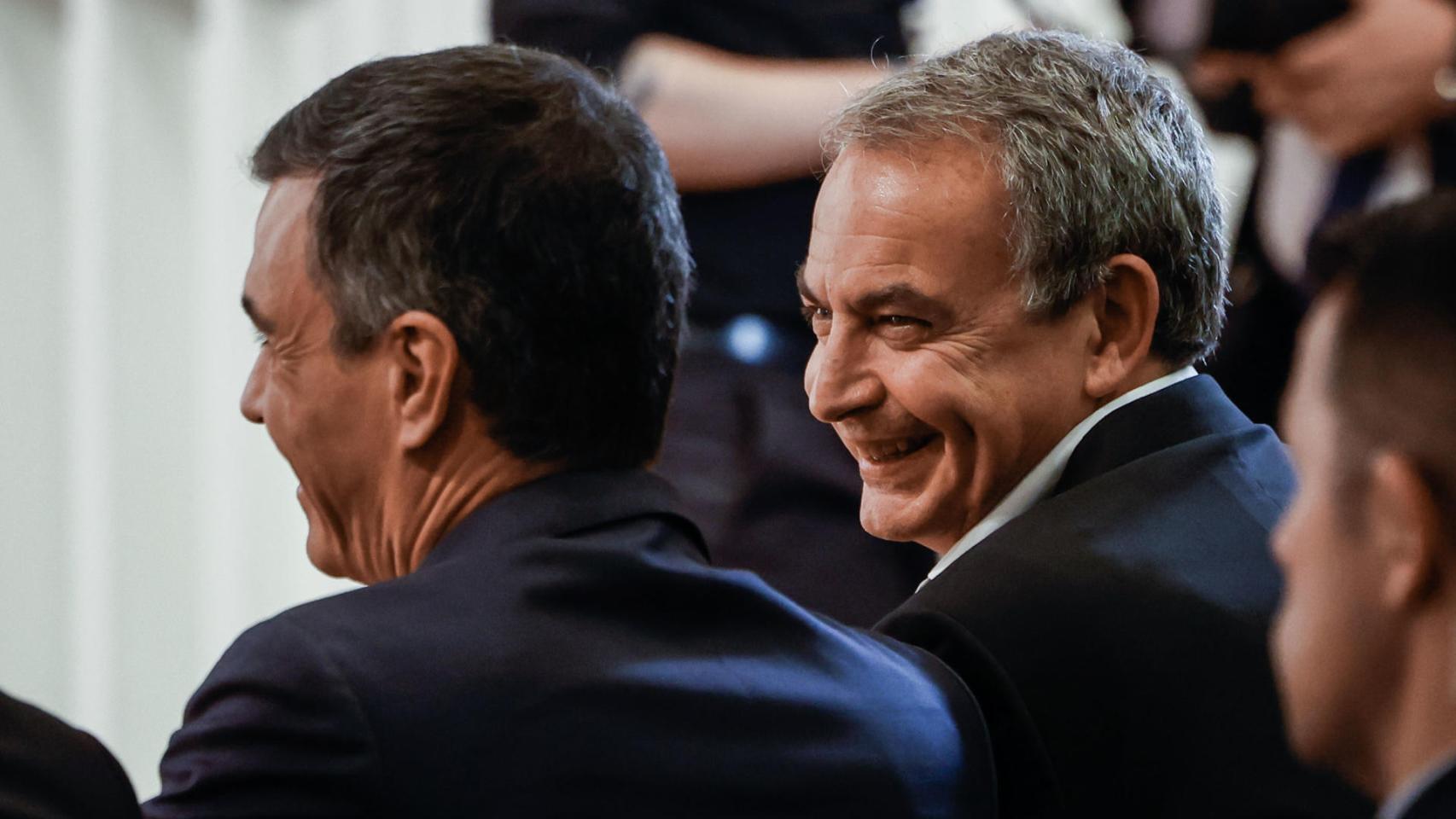 José Luis Rodríguez y Pedro Sánchez, en la inauguración de la exposición 'Luis Martín-Santos. Tiempo de libertad'.