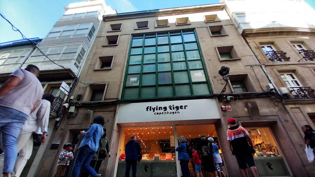 El banco hispano-suizo de A Coruña: una obra que guardaba un mural de Lugrís