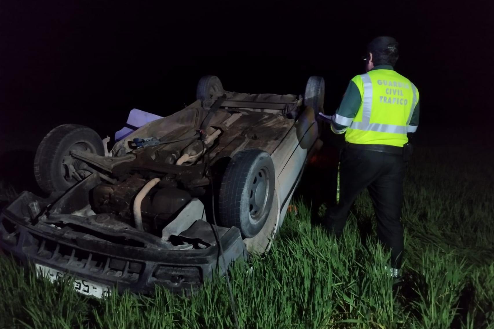Coche volcado en Quintana del Puente, Palencia