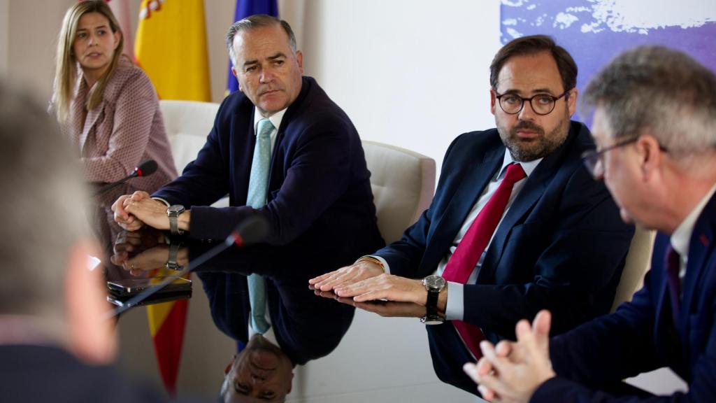 Núñez se reúne con Gregorio.