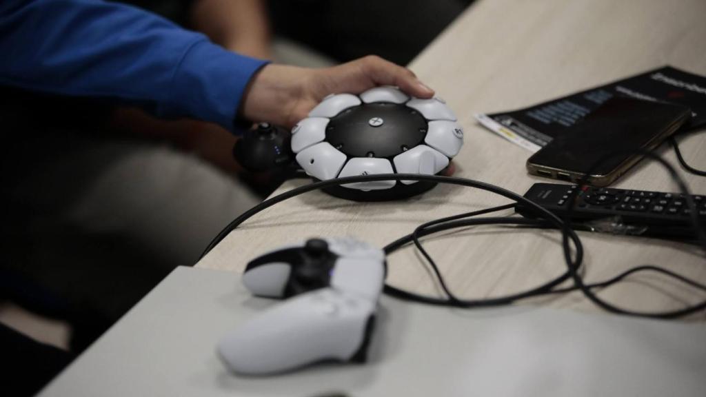 Access Controller de PlayStation en el Hospital de Parapléjicos de Toledo. Foto: Javier Longobardo.