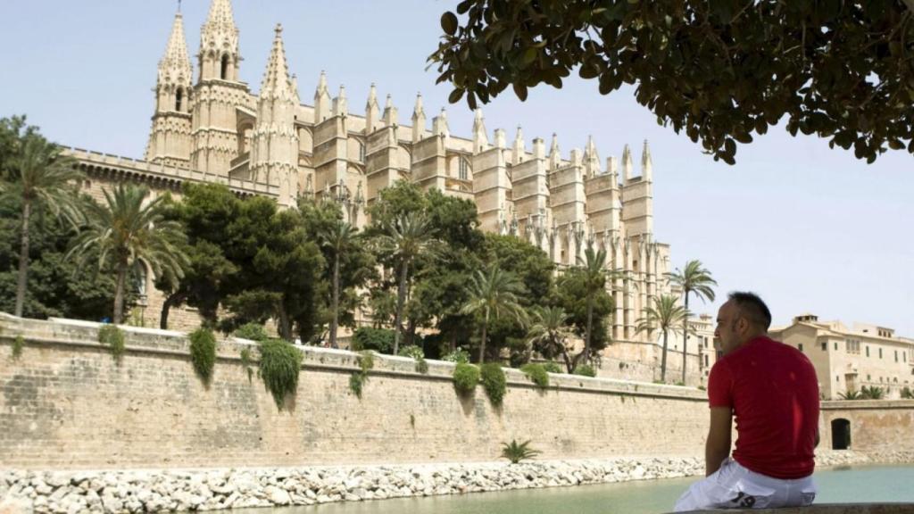 Un turista en Palma de Mallorca.