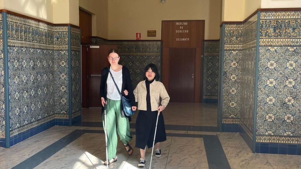 Phuong Ma y Olga Jedrysiak, egresada de la UVa, comparten muchos momentos de la vida universitaria