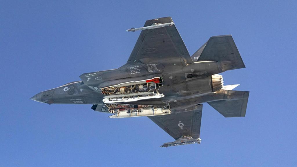 Bahía de carga de un F-35