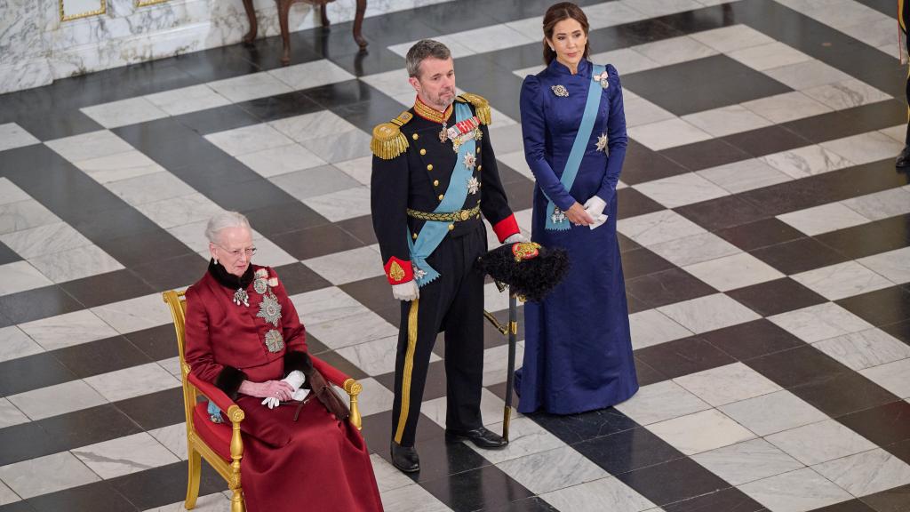 Margarita, Federico y Mary de Dinamarca, en enero de 2024.