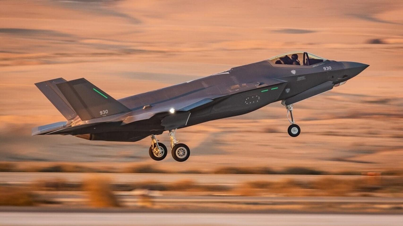 F-35 Adir despegando