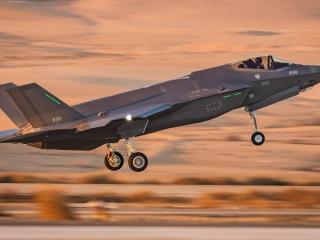 F-35 Adir despegando