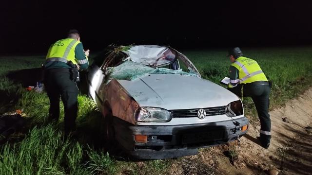 La Guardia Civil trabajando en el accidente de Quintana del Puente, Palencia