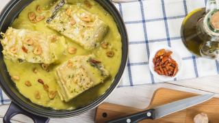 La receta típica del País Vasco rica en proteínas y colágeno: solo 3 ingredientes y una salsa deliciosa