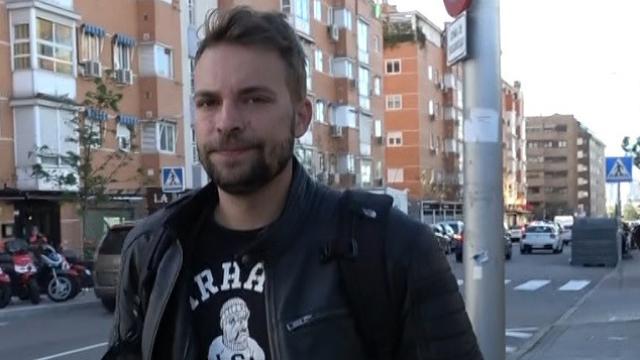 José María Almoguera entrando en las instalaciones de Mediaset España.