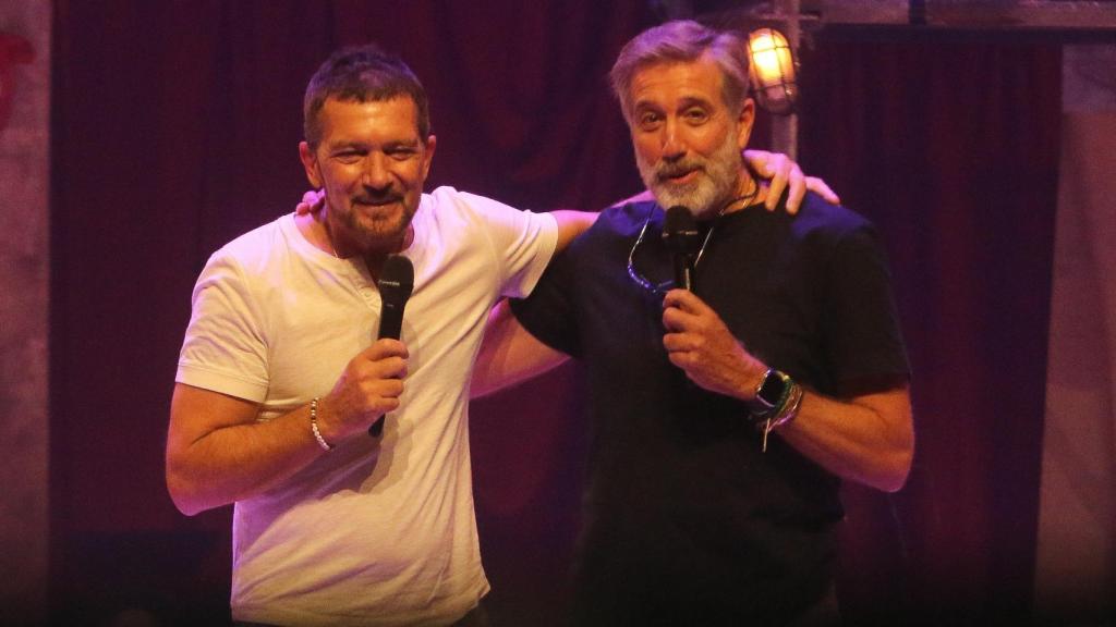 Antonio Banderas y Emilio Aragón en la presentación de 'Godspell' en octubre de 2022.