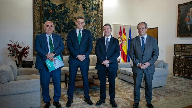 Eurocaja Rural entrega a Page el Informe Anual de 2023