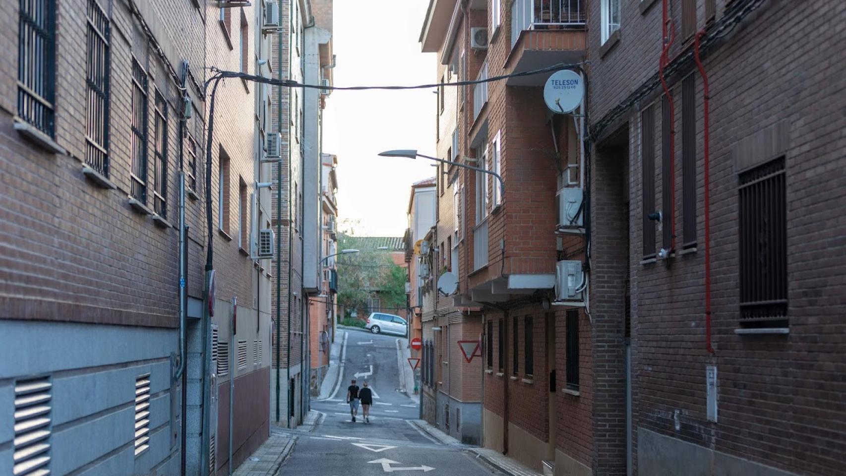 Una de las calles que se pretenden remodelar en el barrio toledano de Santa Bárbara.