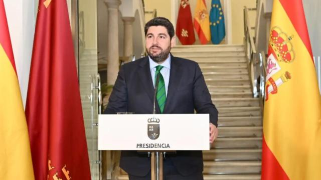 Fernando López Miras, presidente de la Región de Murcia, en una imagen de archivo de una comparecencia de prensa en el Palacio de San Esteban.