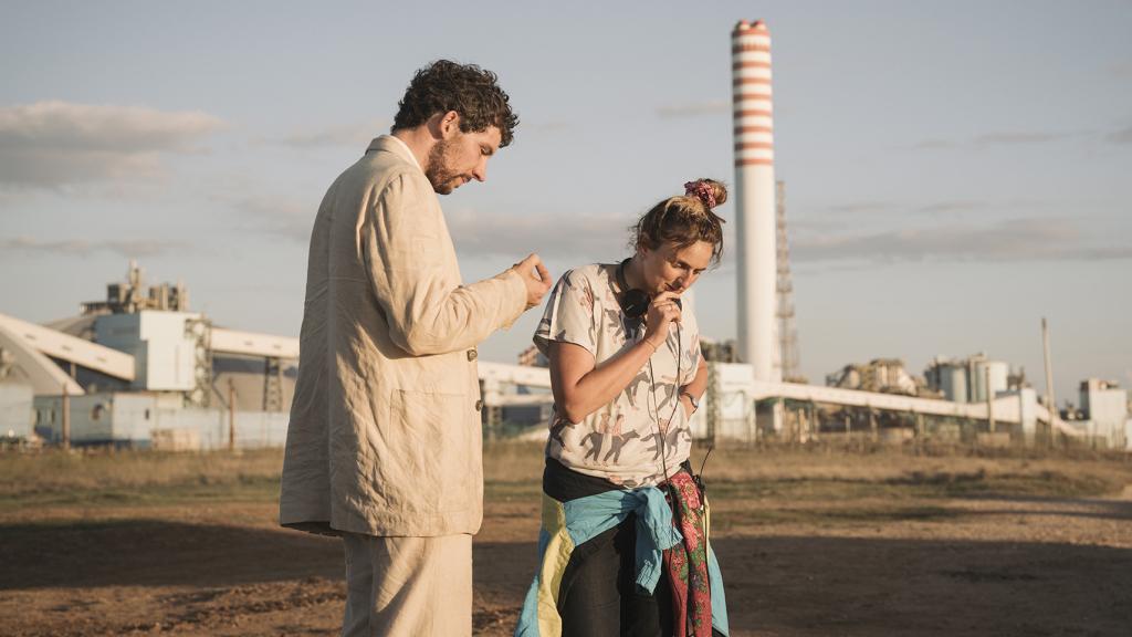 Josh O’Connor y Alice Rohrwacher en el rodaje de 'La quimera'