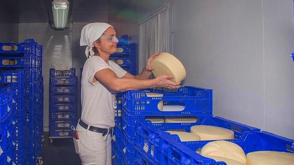 Toñi Ronda Savall en la Quesería San Antonio.