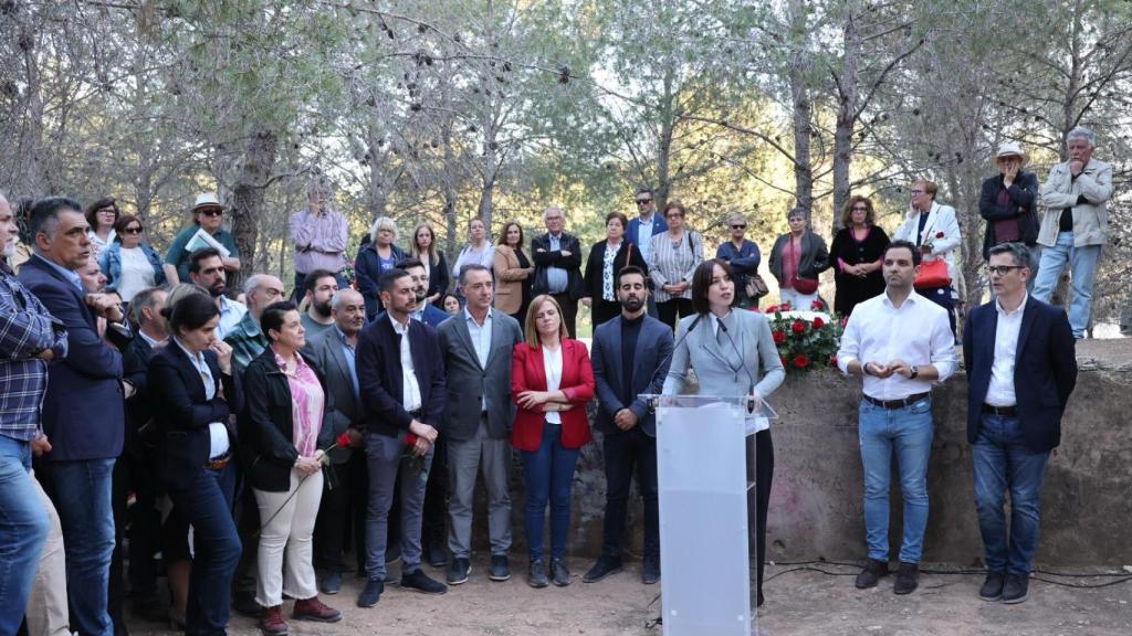 Acto homenaje en el Paredón de España en Paterna (Valencia). EE