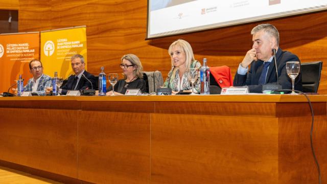 El acto de clausura del curso en la UMH.