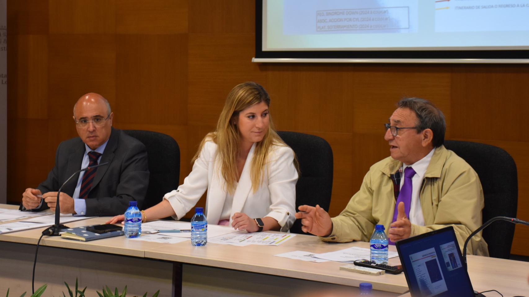 El subdelegado del Gobiernso en Valladolid, Jacinto Canales; la delegada territorial de la Junta en Valladolid, Raquel Alonso; y el alcalde de Villalar, Luis Alonso Laguna