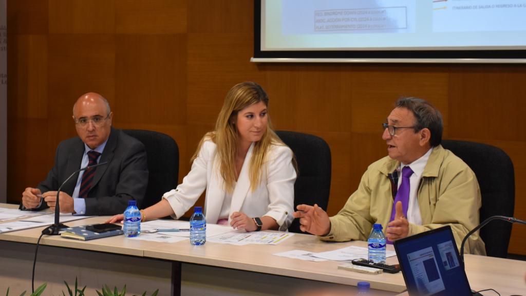 El subdelegado del Gobiernso en Valladolid, Jacinto Canales; la delegada territorial de la Junta en Valladolid, Raquel Alonso; y el alcalde de Villalar, Luis Alonso Laguna