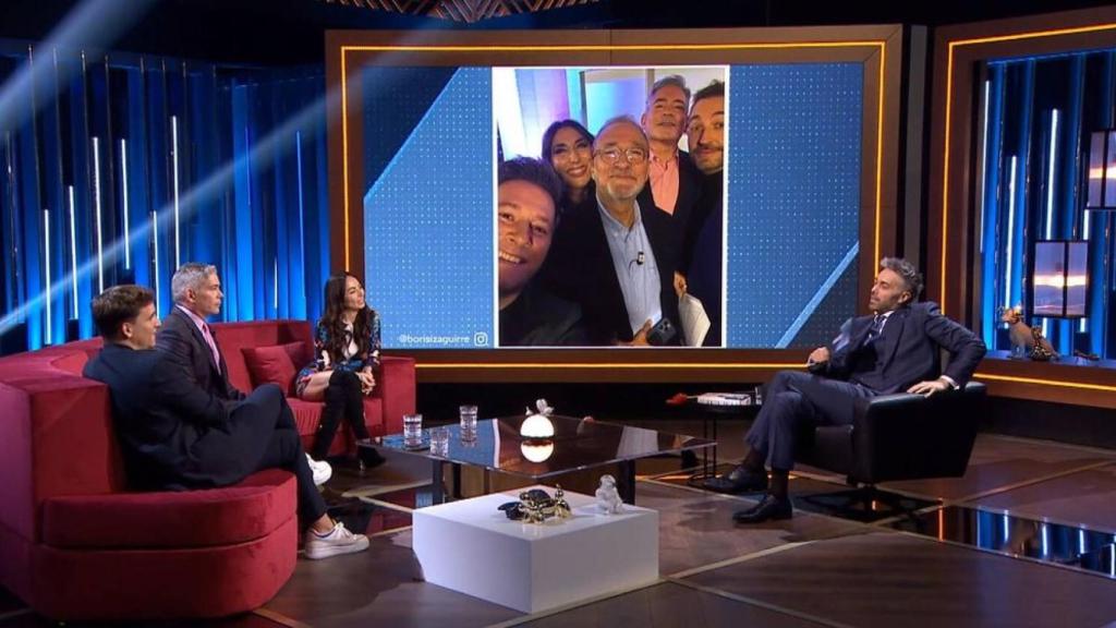 Boris Izaguirre acompañado de Xuso Jones, María Escoté y Dani Martínez.