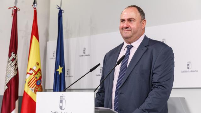 El consejero de Agricultura, Agua y Desarrollo Rural, Julián Martínez Lizán. Foto: JCCM.