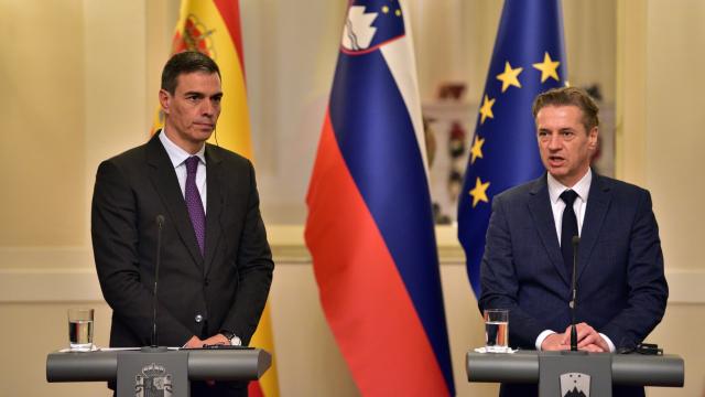 El presidente Pedro Sánchez, junto al primer ministro de Eslovenia, Robert Golob, este martes en Liubliana.