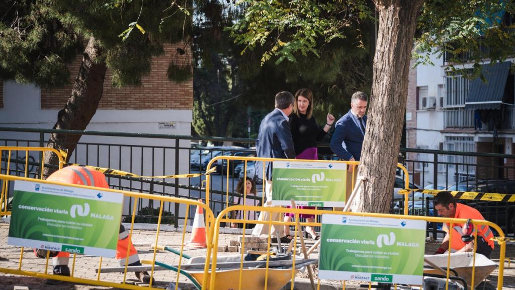 Trabajos de conservación en el distrito de Ciudad Jardín, en Málaga.