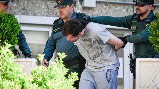 Fernando saliendo este martes de la comandancia de la Guardia Civil.