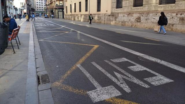 Imagen de un carril bus de Valencia. EE