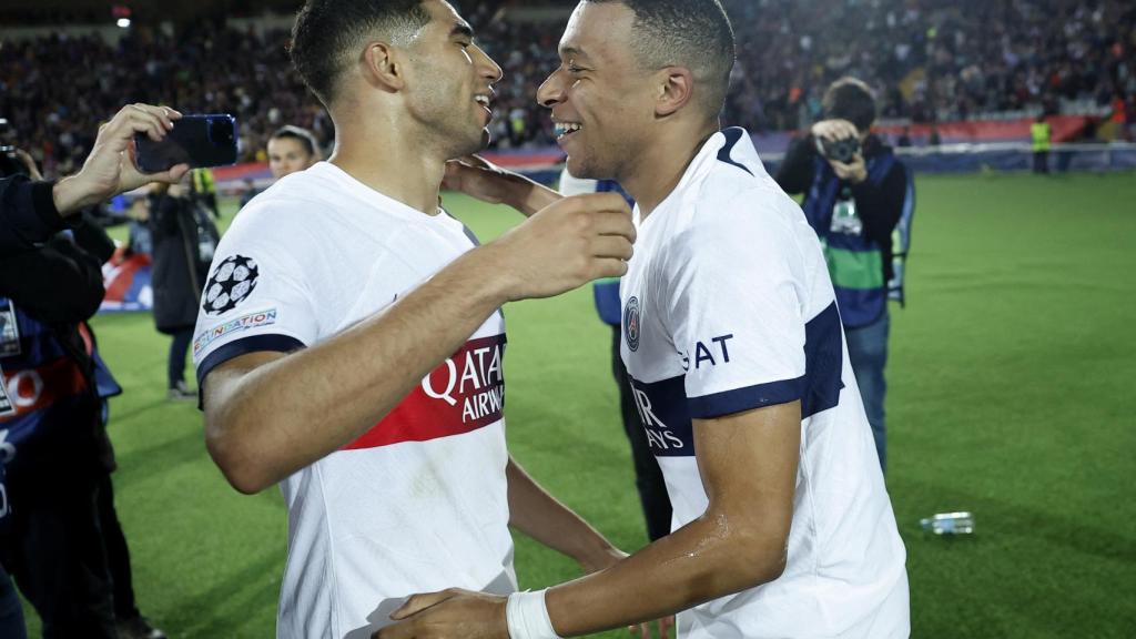 Hakimi y Mbappé, en Barcelona.