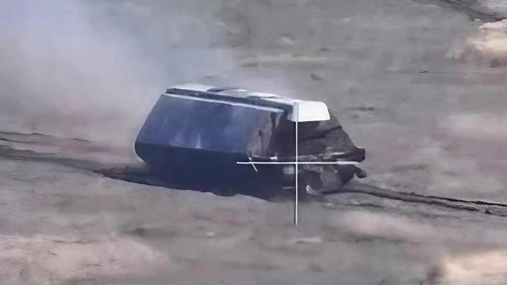 Blindado ruso con una estructura en forma de caparazón