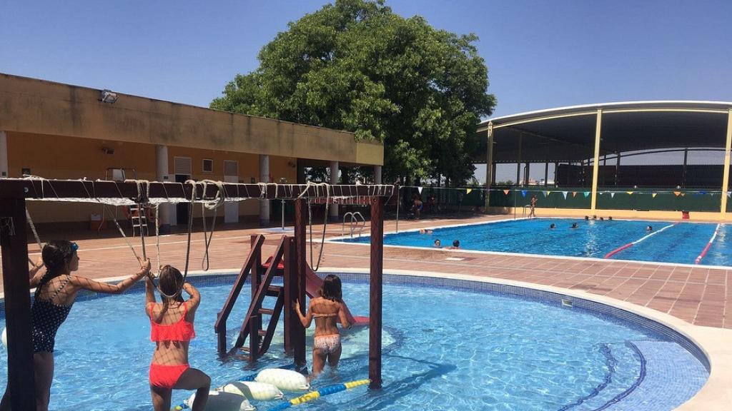 Piscina Castellar L'Oliveral. Aquaval