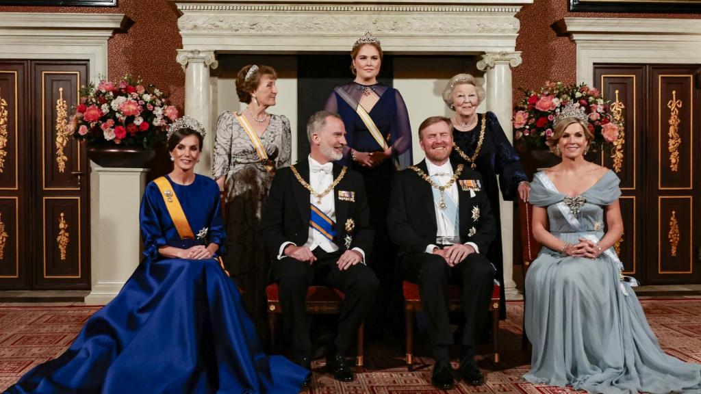 Las dos Casas reales en la cena de gala en Países Bajos.