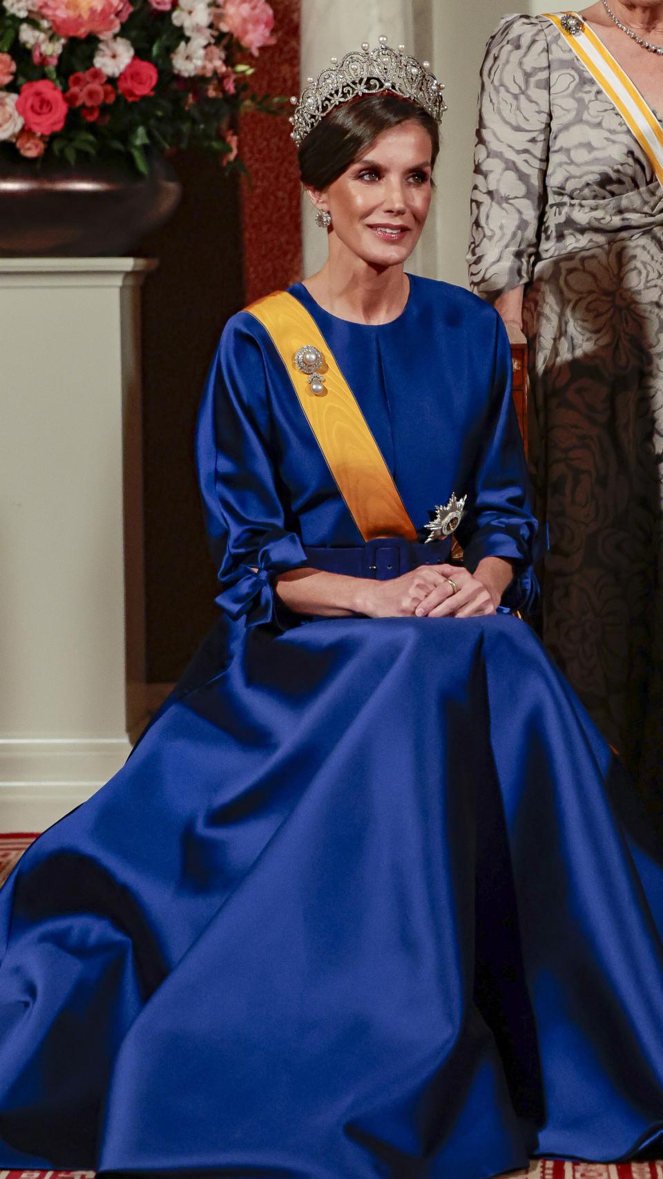 Letizia, sentada en el taburete, este miércoles, día 17.