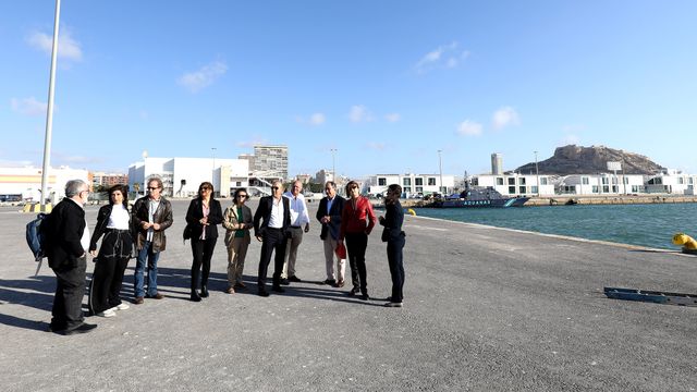 La visita del jurado este miércoles al Puerto de Alicante.