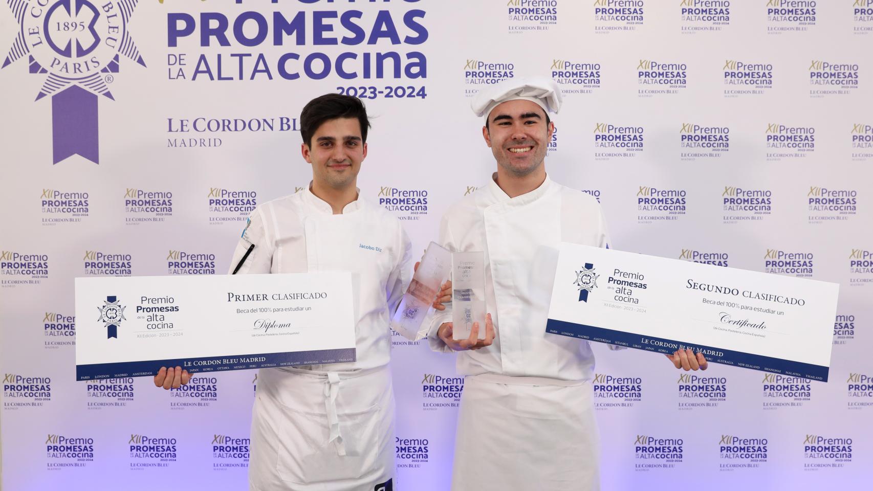 Jacobo Diz junto a Carlos Navarro, los dos ganadores del certamen.