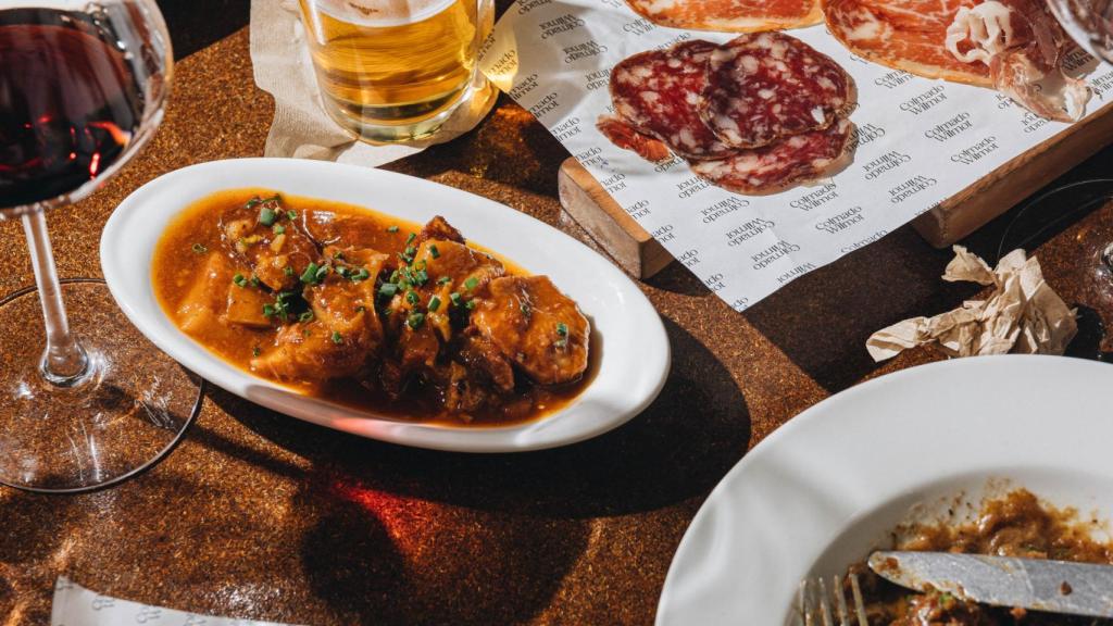 Una mesa en Colmado Wilmot.