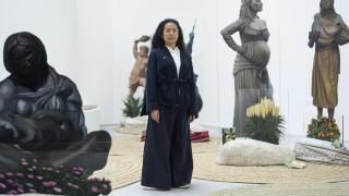 Sandra Gamarra reinventa a Zurbarán o a Velázquez en un sólido Pabellón español