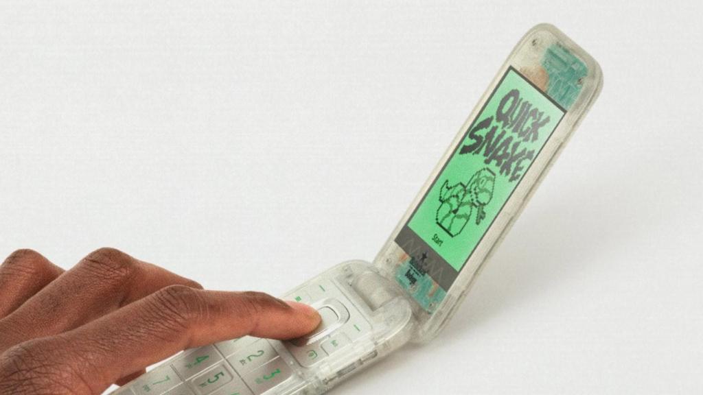 El Boring Phone viene con el clásico juego para móviles, 'Snake'