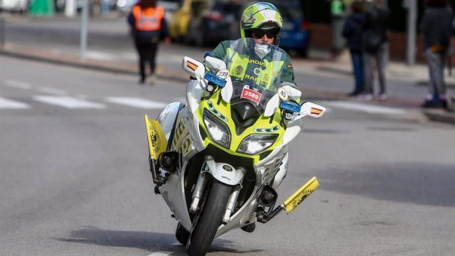 Un motorista de la Agrupación de Tráfico de la Guardia Civil.