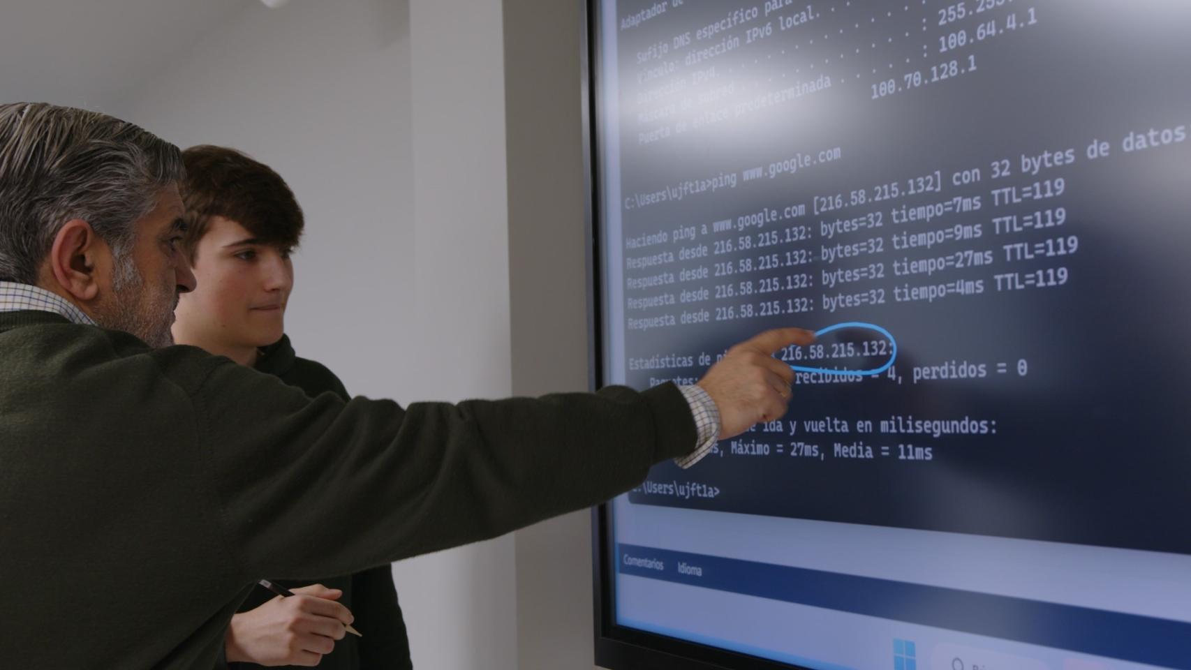 El grado de Informática es uno de los que imparte UNIE Universidad.