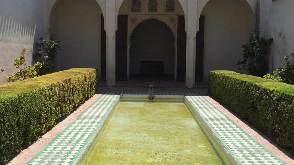 La Alcazaba de Málaga, es un castillo fortaleza del siglo XI.