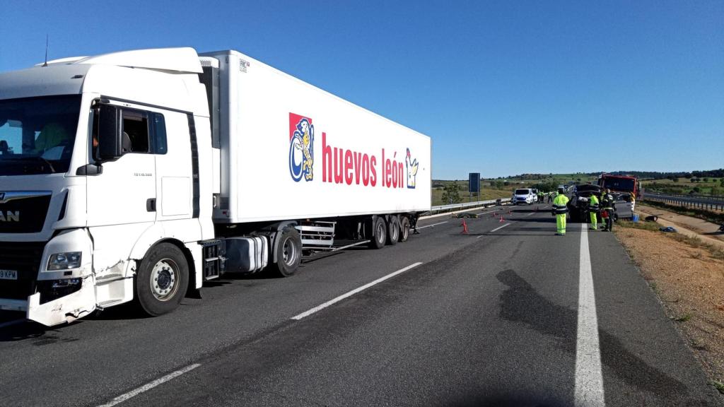 Camión involucrado en el accidente de la A-66, en El Cubo del Vino