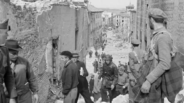 Las inmediaciones del Alcázar de Toledo, completamente destruidas durante la Guerra Civil.